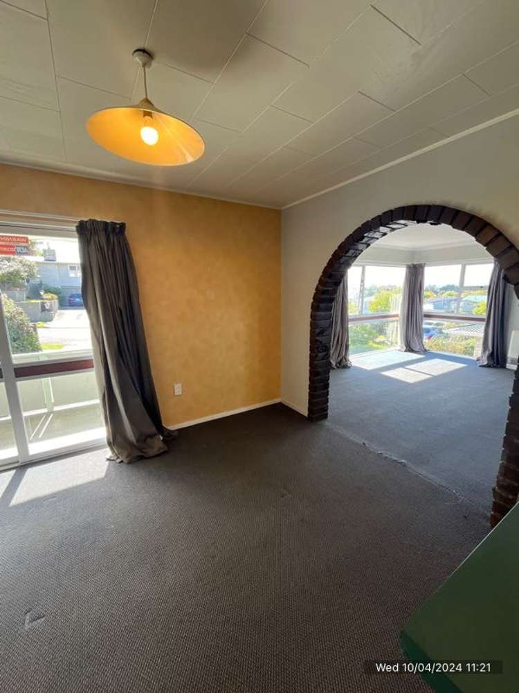 16 Homelands Avenue 10643_2