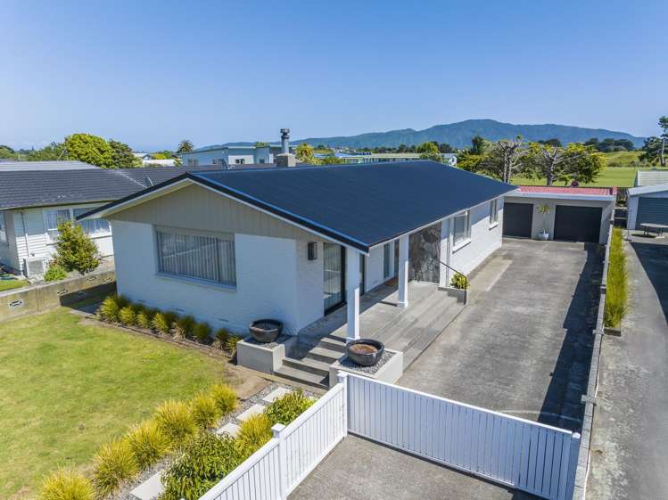 77 Gray Avenue Paraparaumu Beach_1