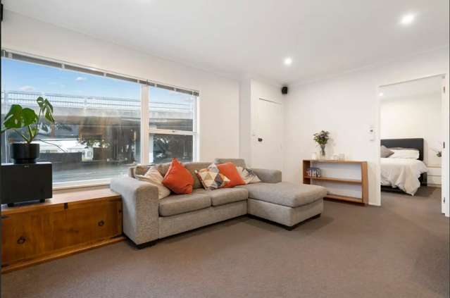 2/10 Princes Street Northcote Point_1