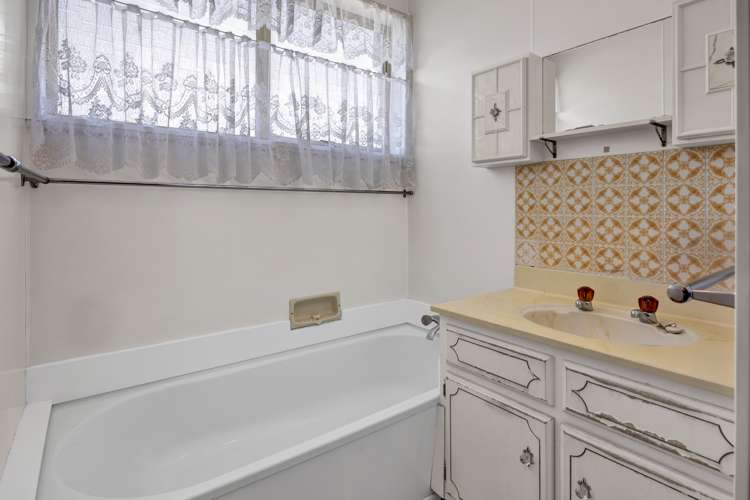 82 Grey Street Waitara_6