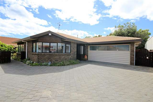 Sunny Three-Bedroom Family Home in Mount