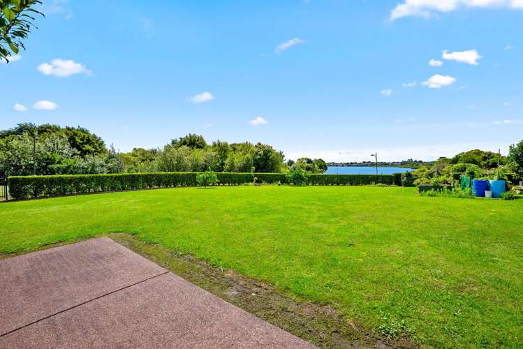 20 Pescara Point Karaka_1