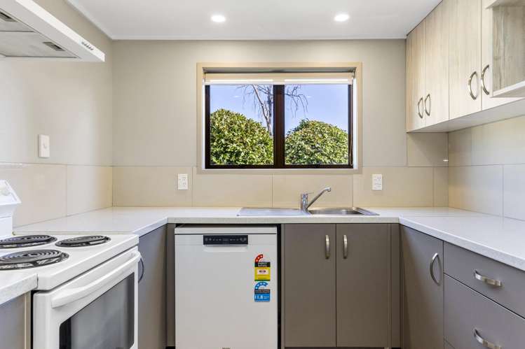 2/7 Kathleen Place Rainbow Point_13