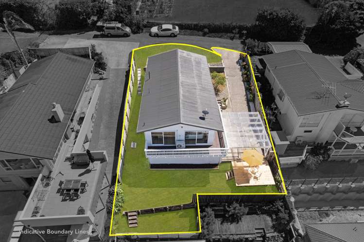 9 Colmar Road Mellons Bay_15