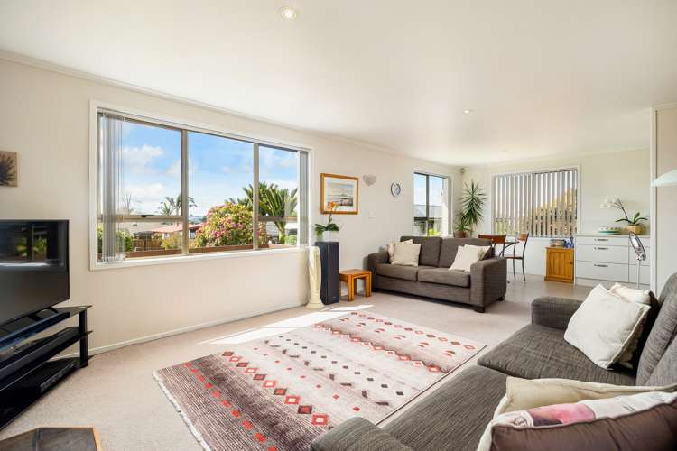 10 Francis Ryan Close Mount Albert_5