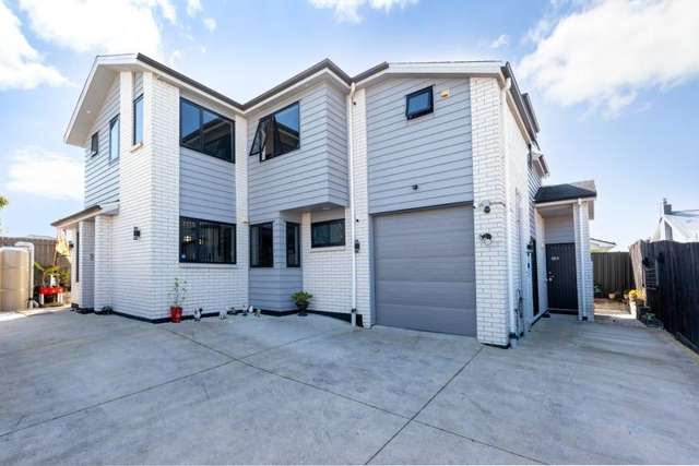 Home & Income 6 bedrooms 4 baths