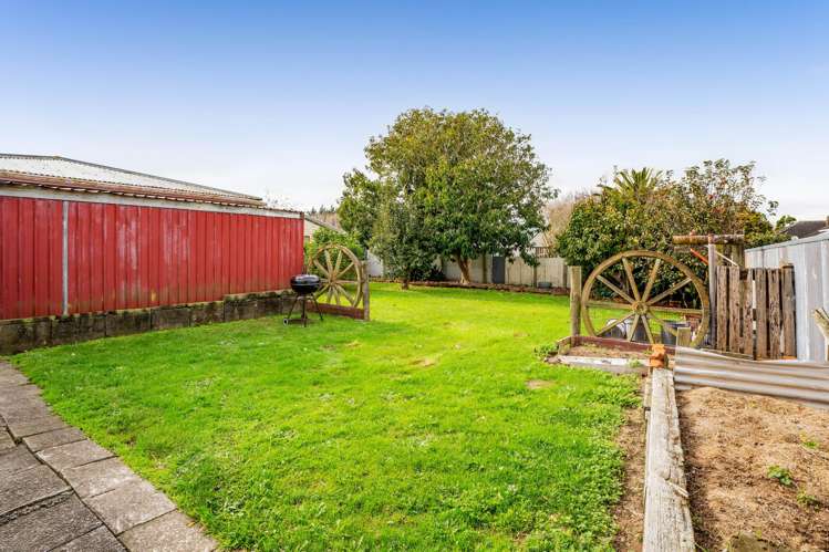 2 Gladstone Street Hawera_16