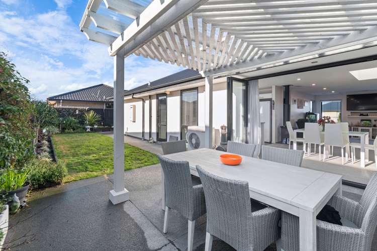 27 Faringdon Boulevard Rolleston_17