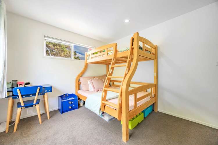 37 Bernard Magnus Lane Greenhithe_14