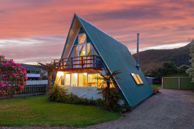 34 Beach Road Waikawa_1