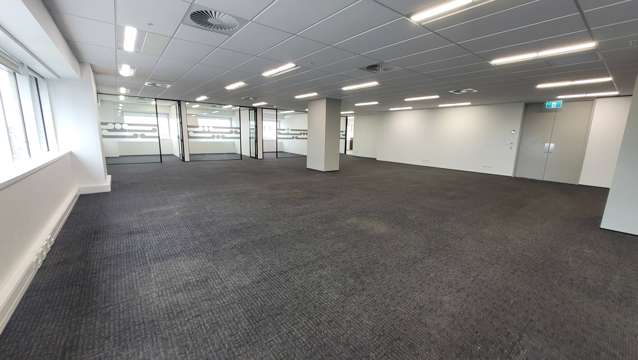 Unit 1 / Level 22/120 Albert Street City Centre_1