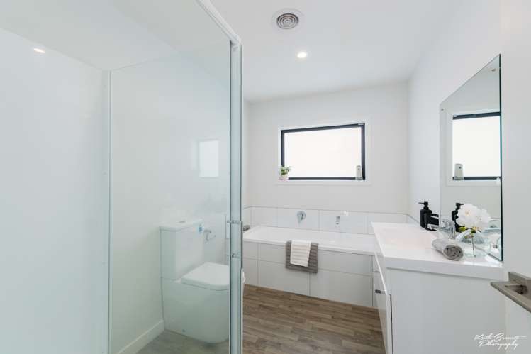 25 Helvetia Grove Naenae_12