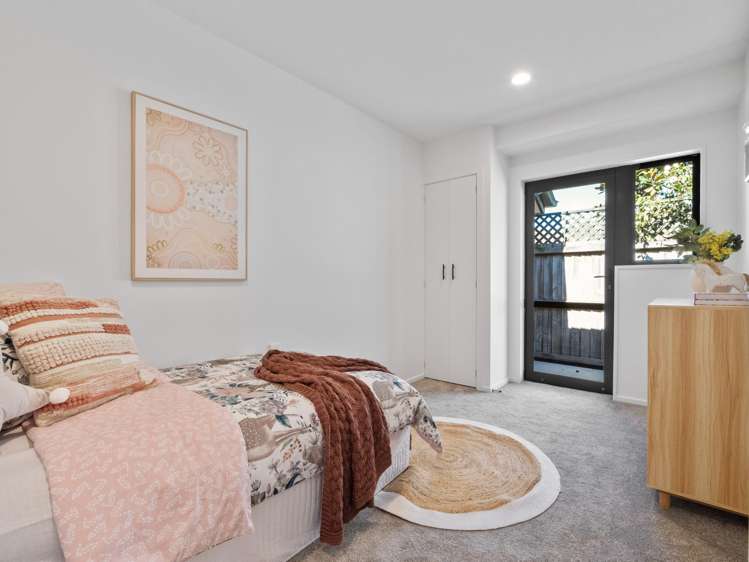 40 Travis Country Drive Burwood_8