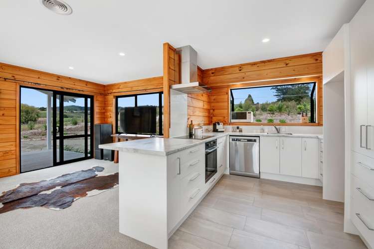 16 Rauhori Road Makarau_11