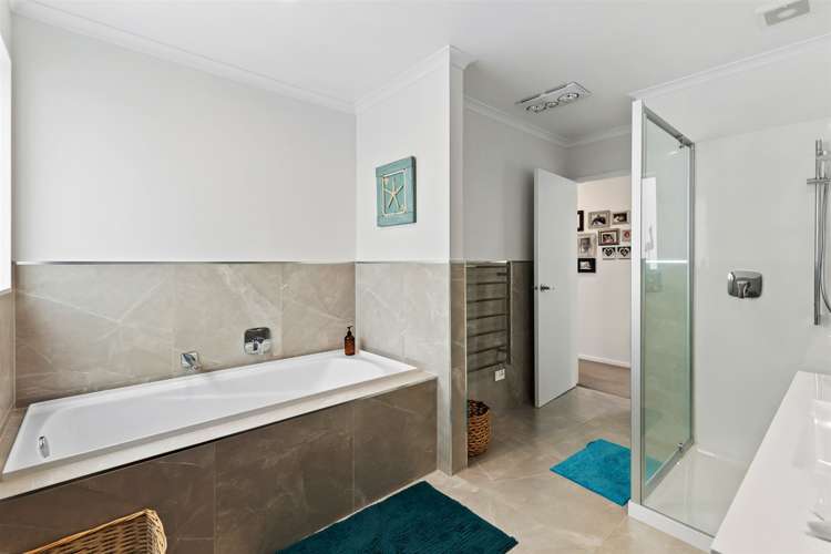 26 Couldrey Crescent Red Beach_22