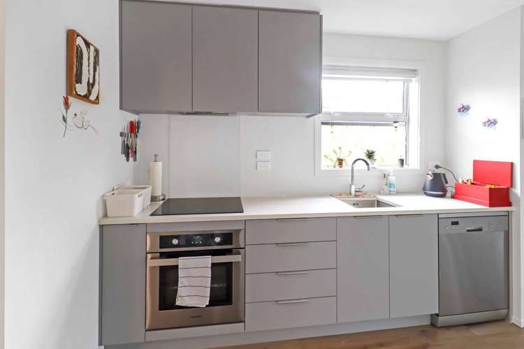 15 McGrath Way 1353_5