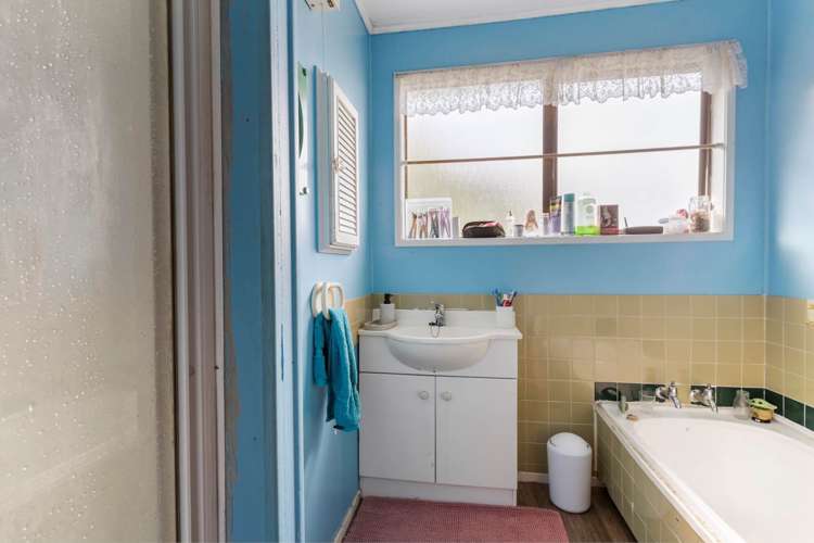 16 Lendenfeld Drive Papatoetoe_11