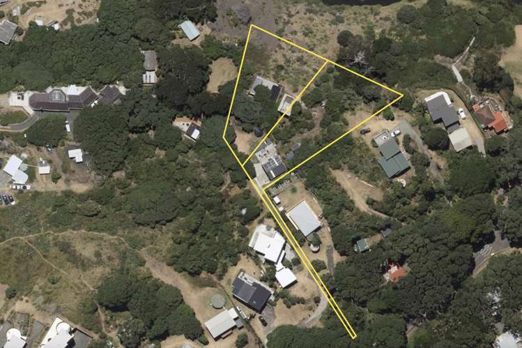 21 & 21a Beach Valley Road Piha_44