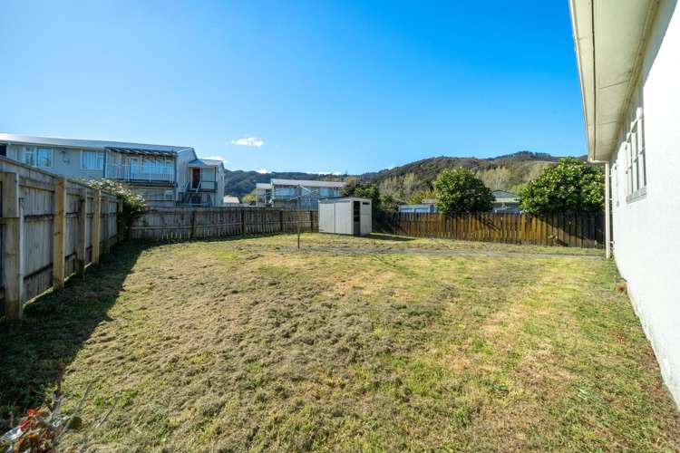17 Strand Crescent Naenae_19