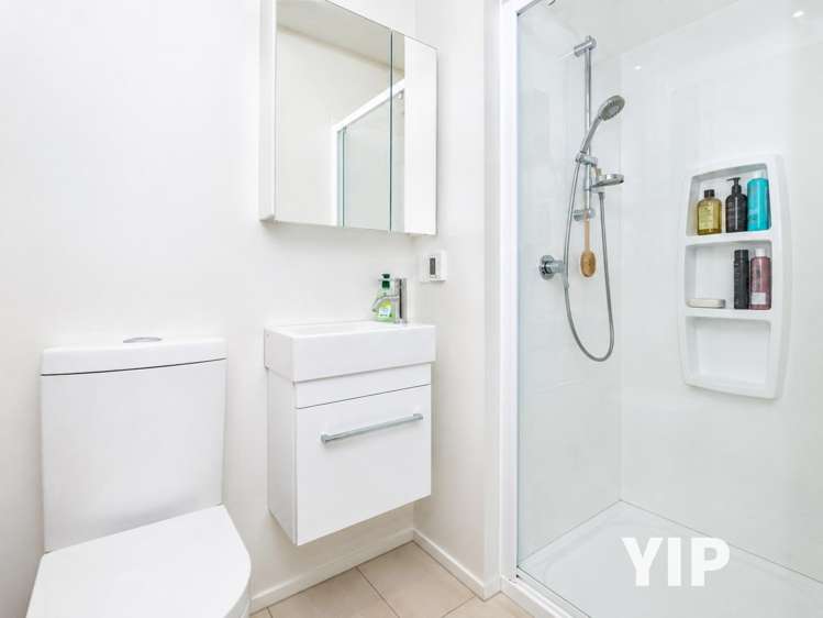 28 Red Beech Avenue Woodridge_11