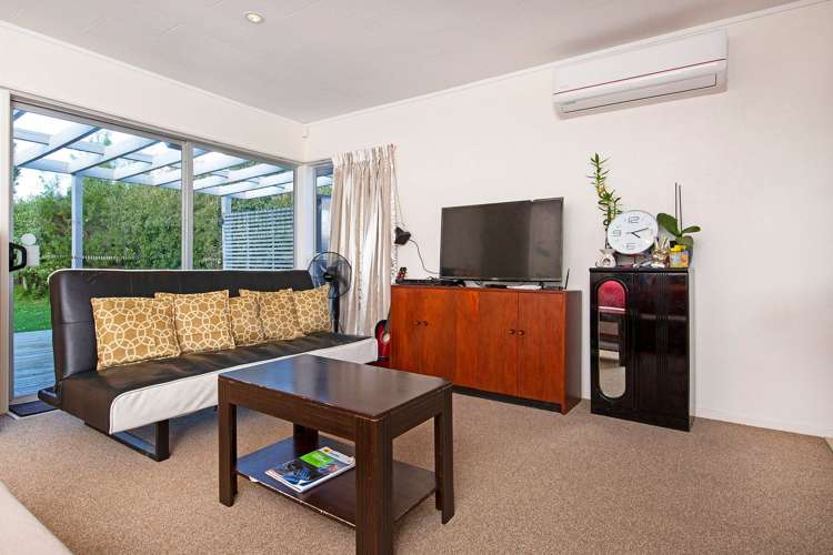 2/36 Archmillen Avenue Pakuranga Heights_2
