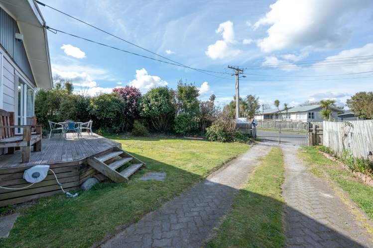 6 Leslie Street Central_22
