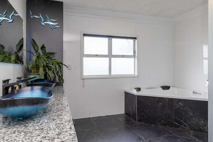 146 Oruanui Road Wairakei and Surrounds_11