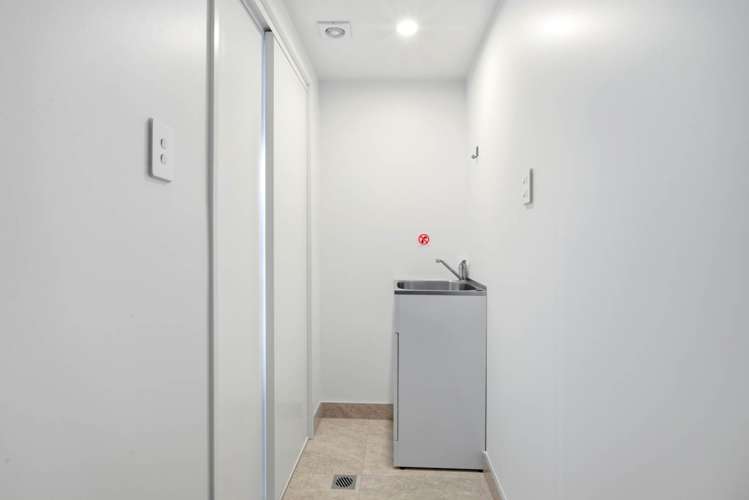 5/3 Kaimai Avenue Massey_14