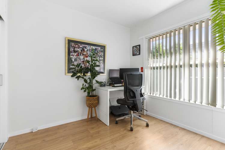 2/16 Girrahween Drive Totara Vale_11