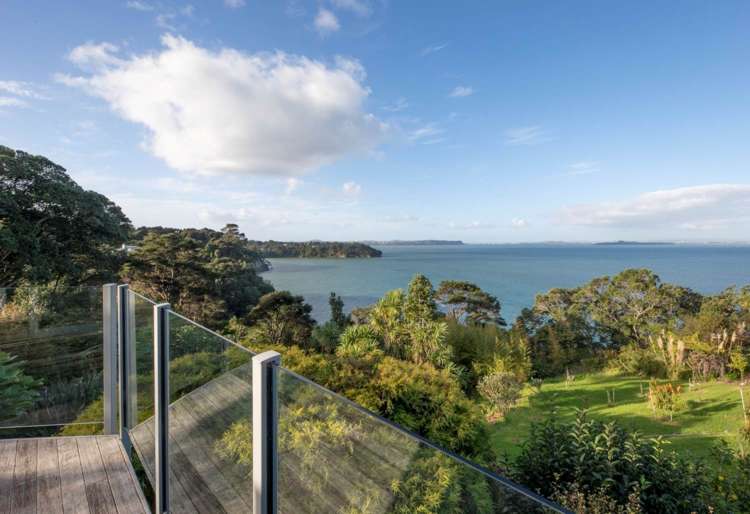 30 Arama Avenue Titirangi_0