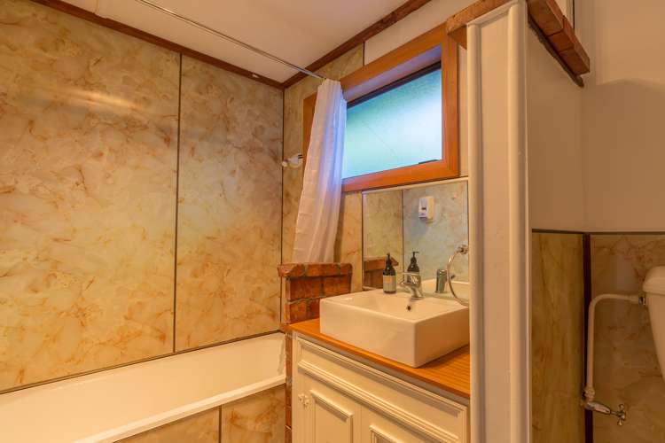 50 Neale Avenue Stoke_15