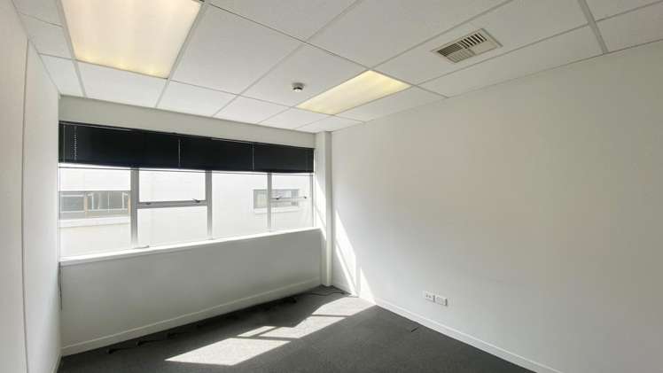 Suite 3,/120 Devonport Road Tauranga Central_3