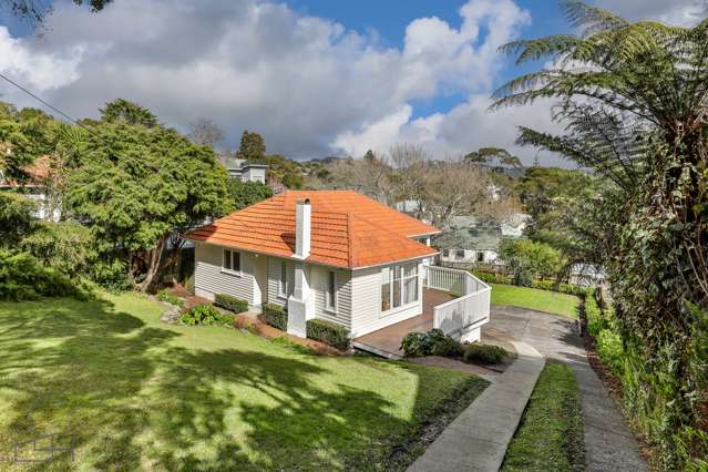 Charming Titirangi stepping stone