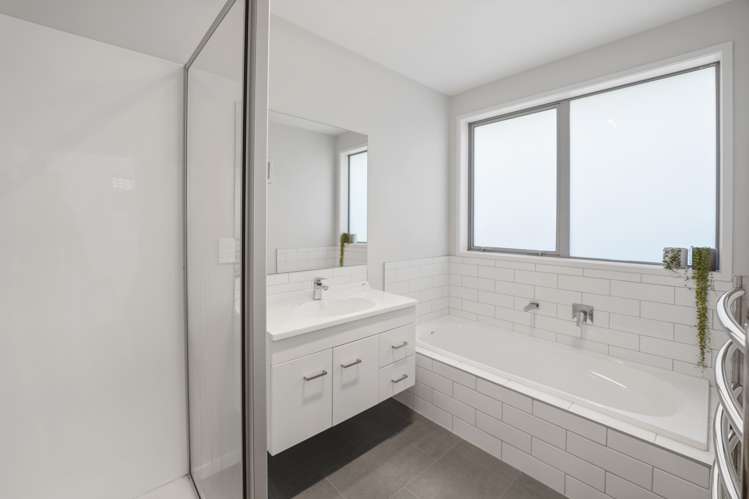 37 Kahuparere Crescent Pyes Pa_8