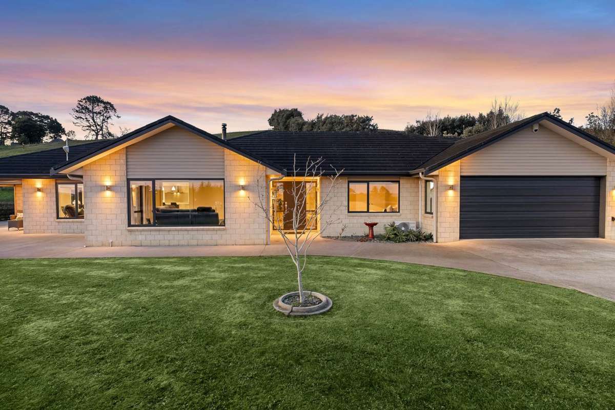 13 Hill Top Road East_1