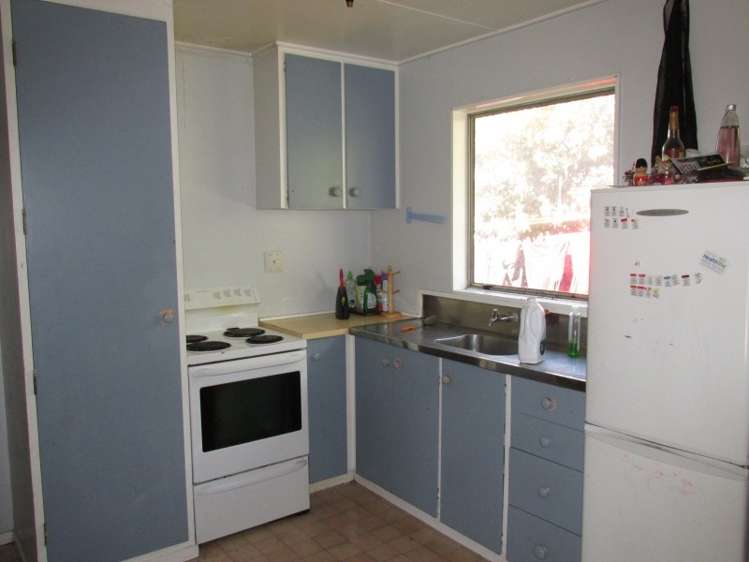 2 Caernarvon Drive 10480_3