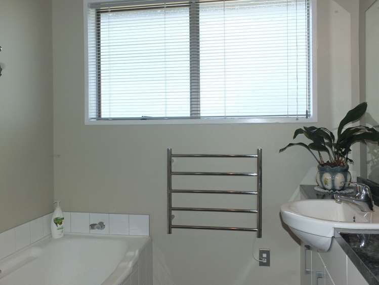 150 Pages Road Marchwiel_14