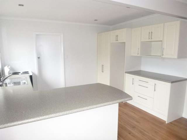 11 Wellington Road Wainuiomata_3