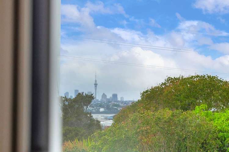 52 Roberts Road Te Atatu South_28
