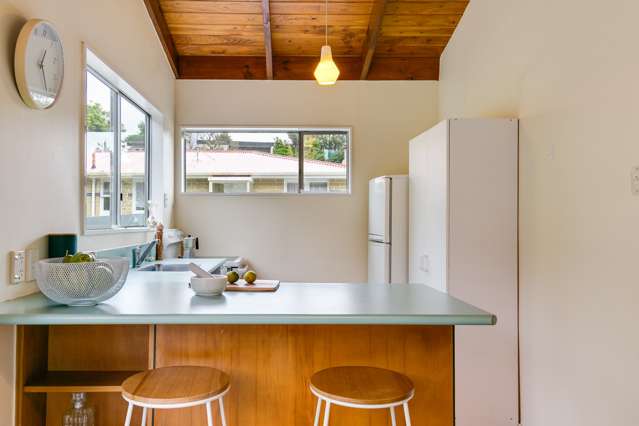 11b Thurleigh Grove Karori_2