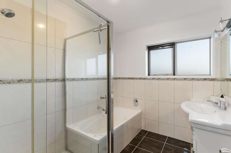 6 Chelsea View Drive Chatswood_11