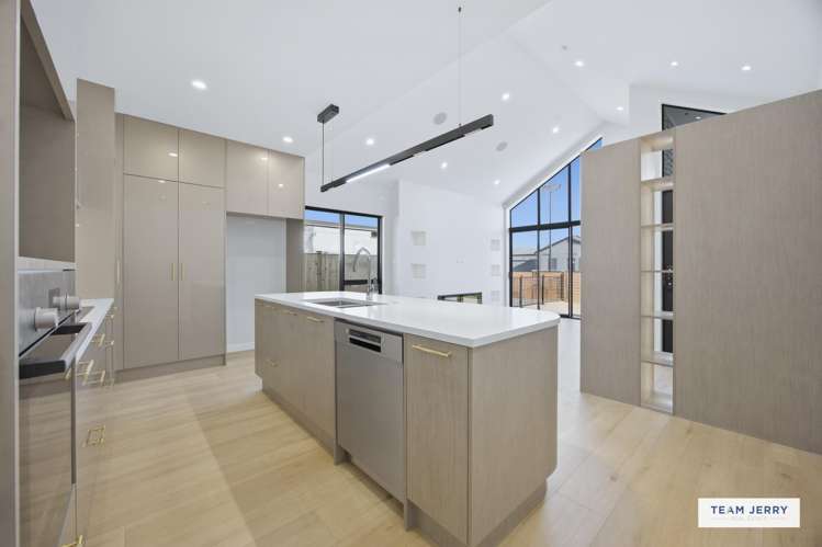 14 Tuwai Crescent Opaheke_9