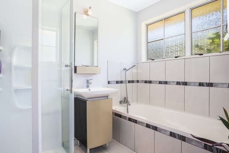 7 John Witton Drive Crofton Downs_21