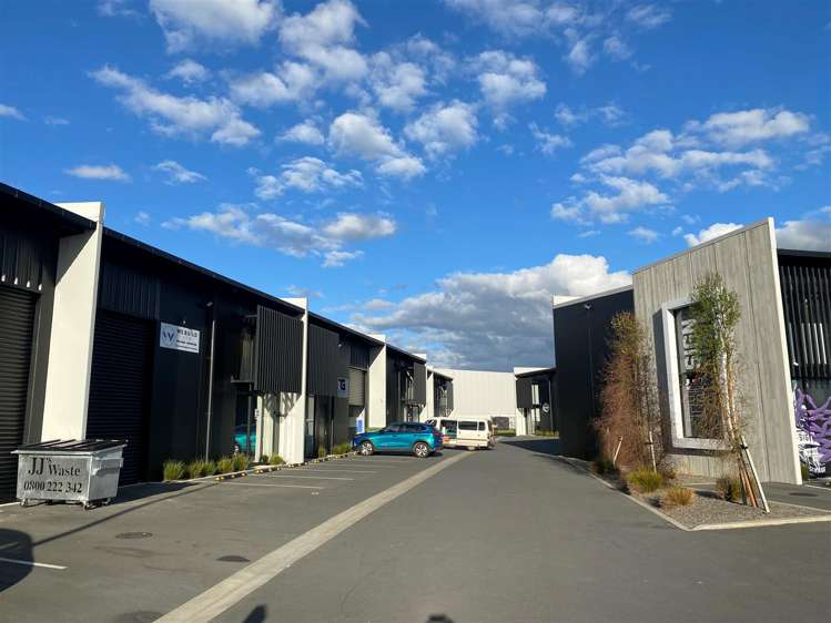 Unit 2 at 4 Brent Greig Lane Burbush_3