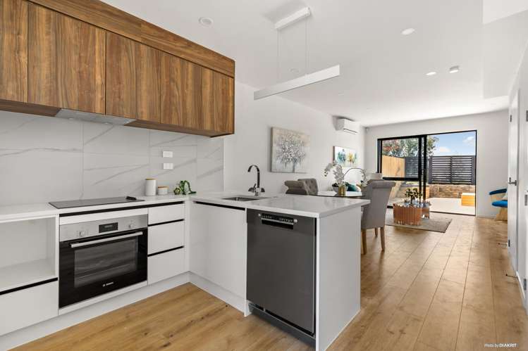 2/24 Carnoustie Drive Wattle Downs_15