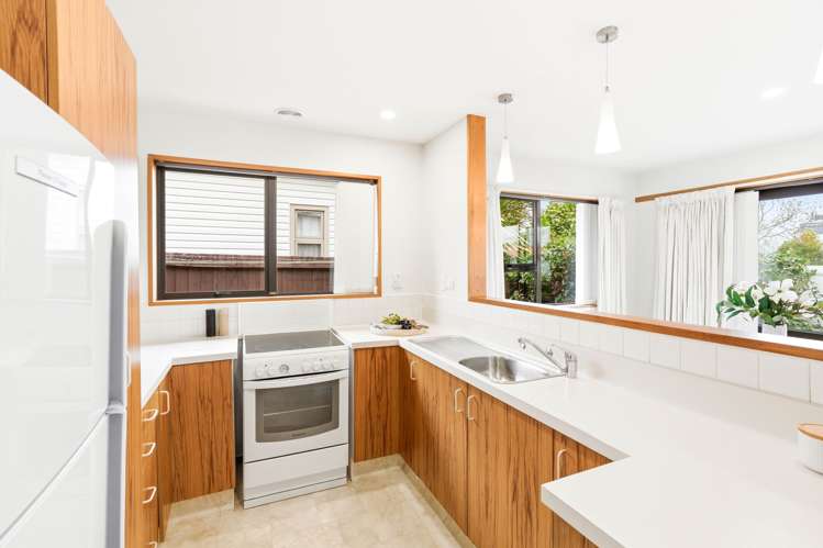 2/16 Wyndham Street Papanui_11