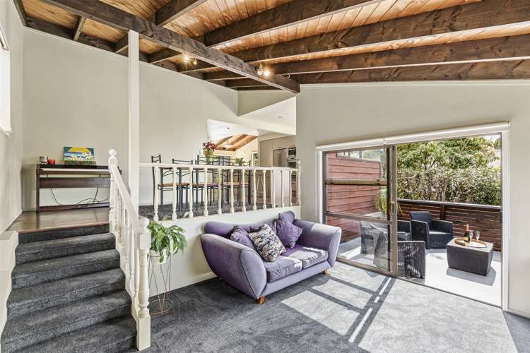 21 Longfellow Parade Glen Eden_14