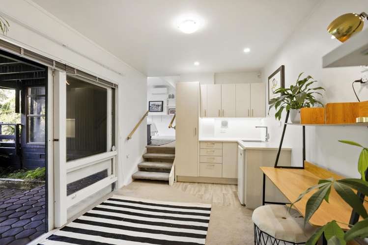 257 Golf Road Titirangi_21