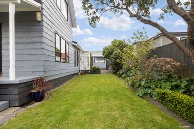 2/547 Hillsborough Road_3