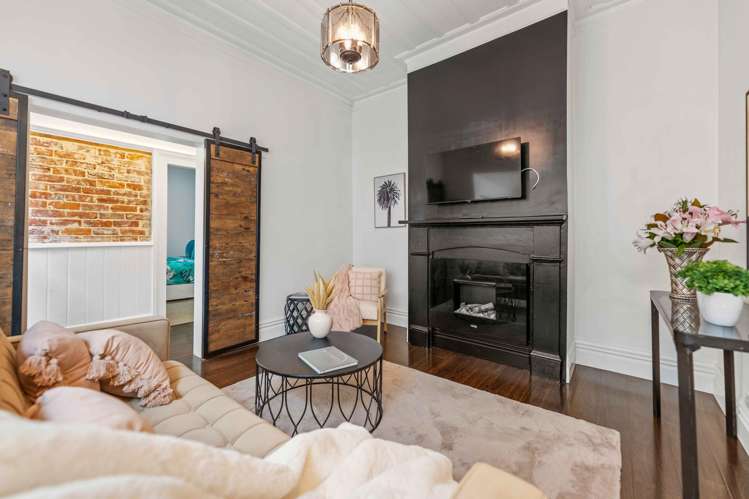 21 Serpentine Avenue_1